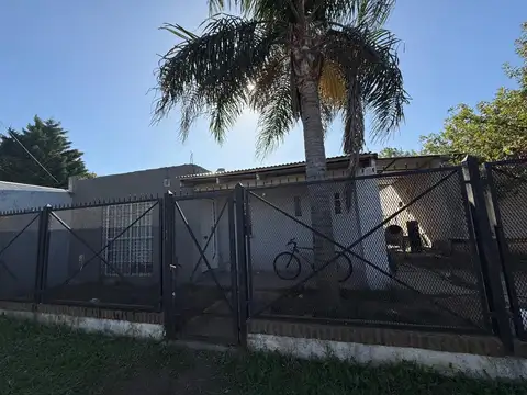 VENTA CASA 3 AMBIENTES LOCAL Y 2 PHS CON ENTRADAS INDEPENDIENTES OPORTUNIDAD