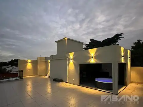 PH 5 AMB. CON LUJOSO DISEÑO EN VENTA - VILLA BALLESTER