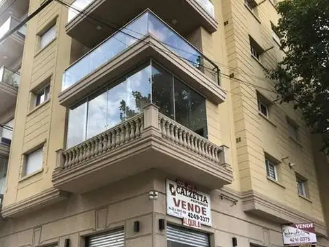 local sobre Avenida con 3 cocheras
