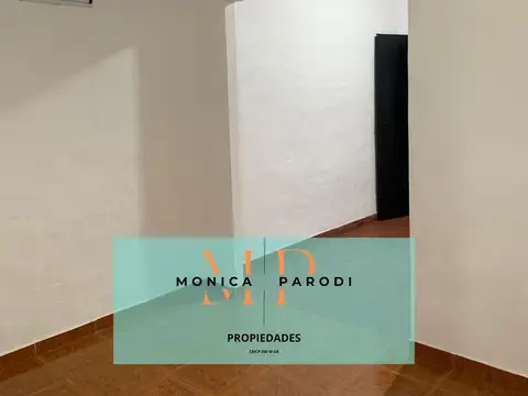 Alquiler comercial con lote amplio y construcción funcional – excelente ubicación