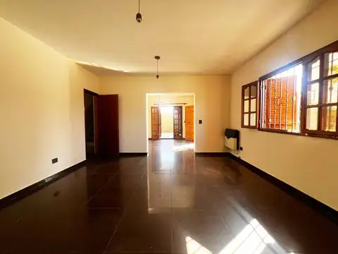 VENTA CASA 4 DORMITORIOS MALVINAS ARGENTINAS