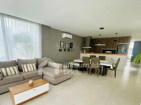 Casa en Venta al Este