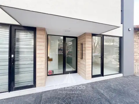 Rawson al 1900 (casi Arenales) Zona Aldrey