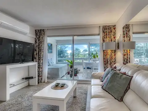 Avenida Franklin Delano Roosevelt 100