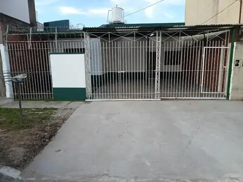 Pasaje Toledo 1725 - Casa dos dormitorios