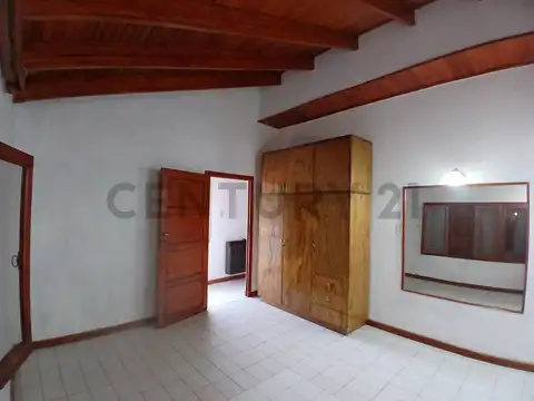 Casa en Venta con 4 cocheras