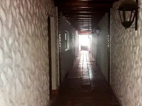 VENTA DOS LOCALES CON VIVIENDA Y JARDIN