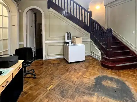 Casa en Alquiler con 2 cocheras