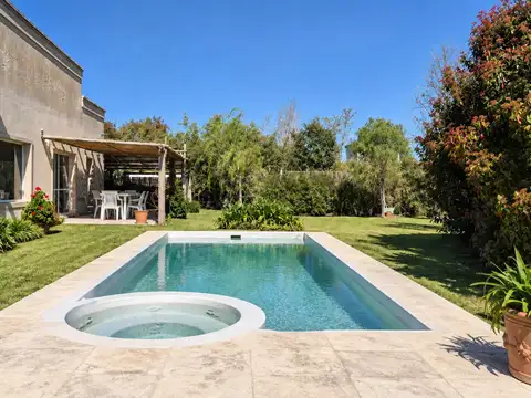 Venta casa 5 amb lav cochera Barrio Cerrado Luján