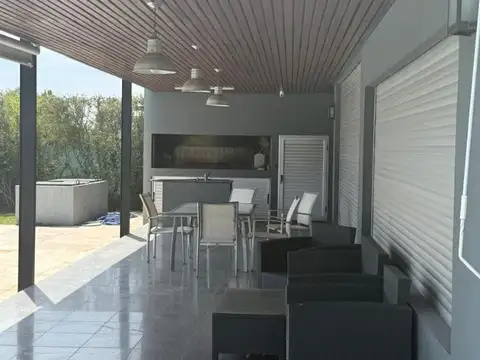 Casa en Venta en Funes, USD 290.000