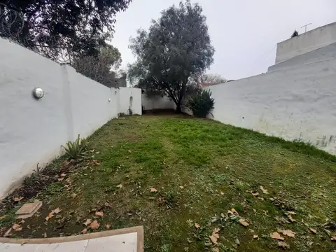 PH de 3 ambientes en Carapachay con gran jardín