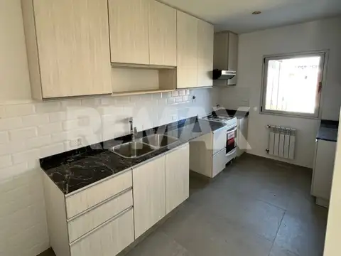 Depto Tipo Casa 5 ambientes con 1 baño
