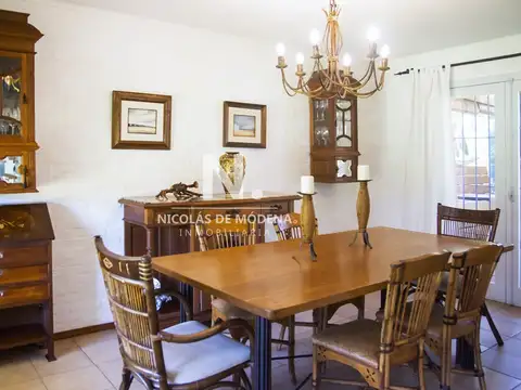 Casa 4 ambientes con 2 baños