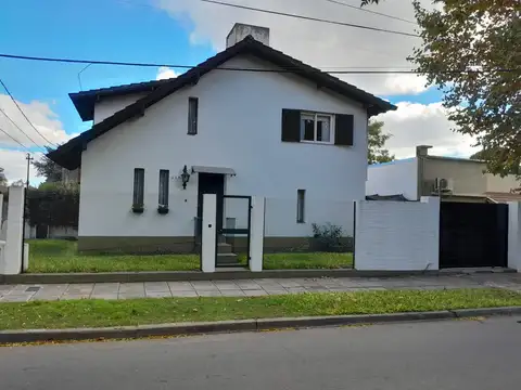 LINDÍSIMO DÚPLEX TOTALMENTE INDEPENDIENTE, EN BUENA ZONA RESIDENCIAL