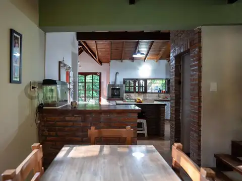 Casa 6 ambientes con 1 baño
