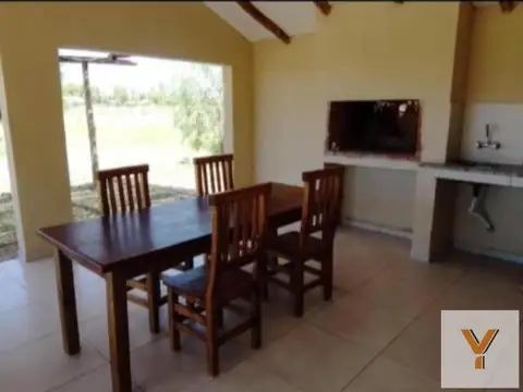 Casa 5 ambientes con 4 baños