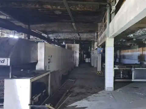 ALQUILER NAVE INDUSTRIAL MERLO OFIC SAL.  3 CALLES