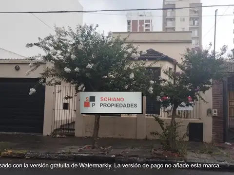 CASA ANTIGUA CON TERRENO IDEAL EMPRENDIMIENTO INMOBILIARIO o COMERCIAL/GASTRONÓMICO. EXCELENTE ZONA.