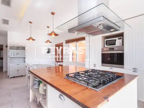 Única Chacra de 6 Ambientes sobre Lote de 12.000 M2 - 528 M2 Construidos -