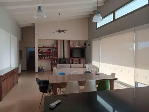 Casa en Alquiler Temporal en Countries y Barrios Cerrados en Campana, USD 2.000