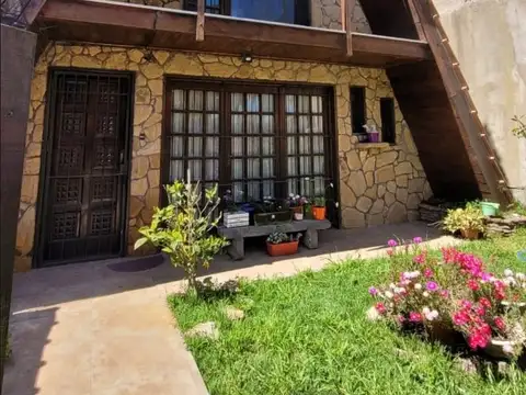 Casa Alpino 4 amb. - Vucetich y Av. Mario Bravo