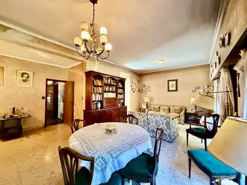 Venta Casa Lomas de San Isidro. Acepta permuta