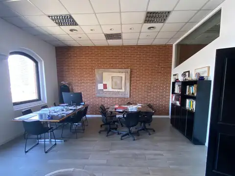 Oficina en Venta al Este