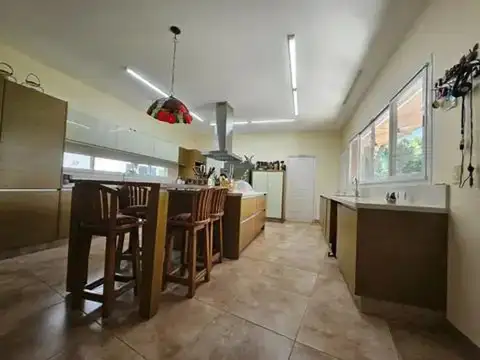Casa en Venta en Miralagos, USD 530.000