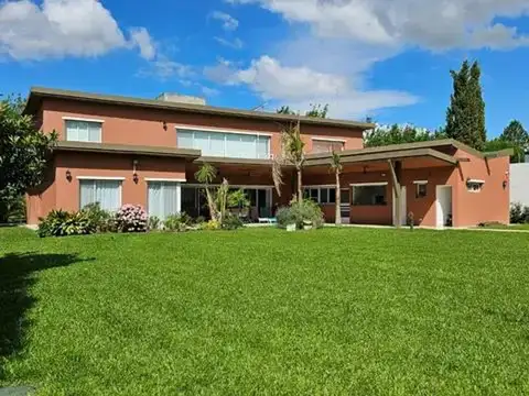 CASA EN VENTA MIRALAGOS