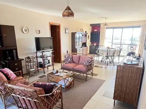Departamento 5 ambientes con 2 baños