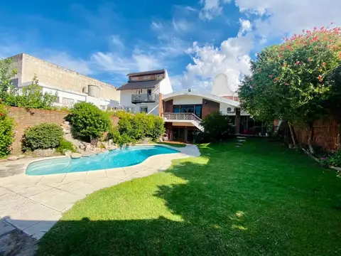 Casa - Venta - Argentina, Capital Federal -  Murguiondo 560