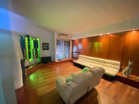 Casa en Venta en Liniers, USD 499.000