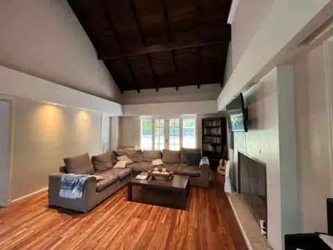 Casa en alquiler — Bv. Argentino al 8600, Fisherton, Rosario