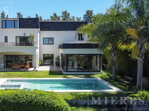 Casa en venta en Albanueva a la laguna