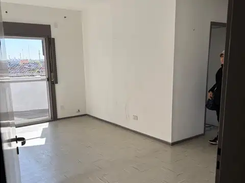 Departamento en Alquiler en Villa Celina, $ 600.000