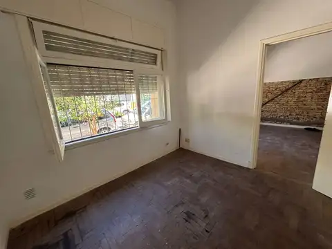 Casa 7 ambientes con 2 baños