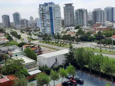 Departamento en Alquiler Temporal en Playa Mansa, USD 3.400