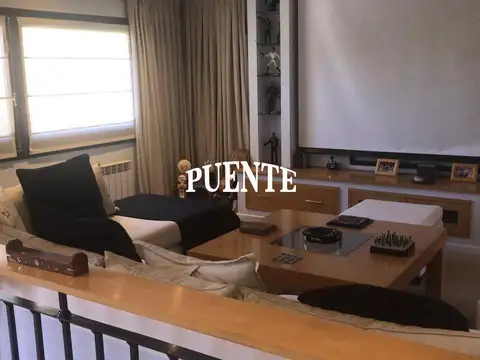 Casa en Venta con 6 cocheras