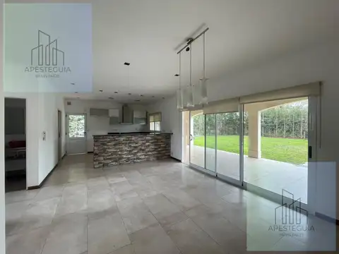 Casa en Alquiler al Sureste