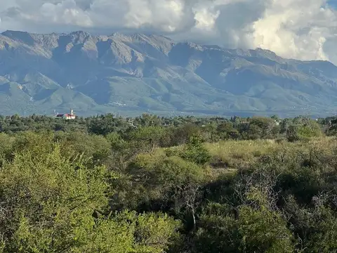 Chacra de 1 Ha en Nono, Metros del Río con Vistas Únicas