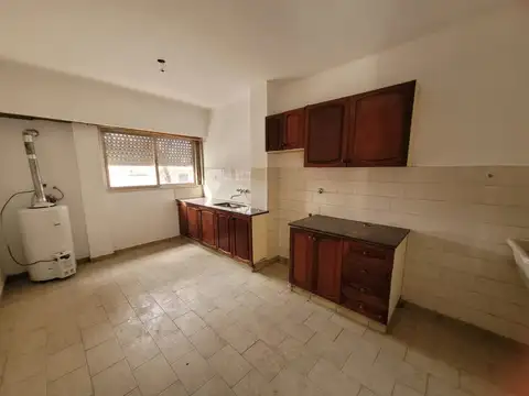 Zeballos 4000, Piso 1