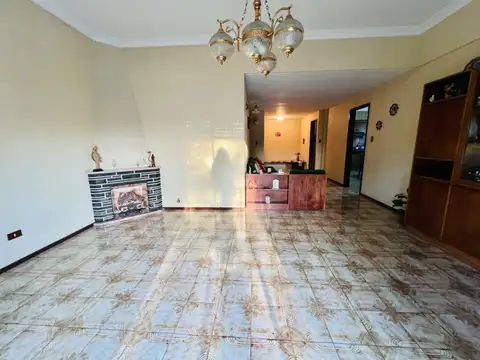 3 PHS Y UN GALPON EN BLOCK VILLA LUZURIAGA