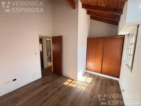 Depto Tipo Casa en Venta en Morón Sur, USD 82.000