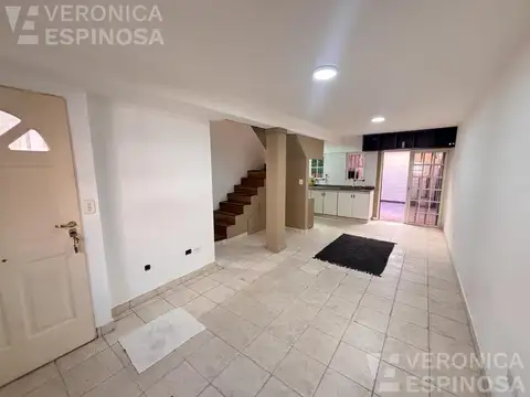 Depto Tipo Casa en Venta con 1 cocheras