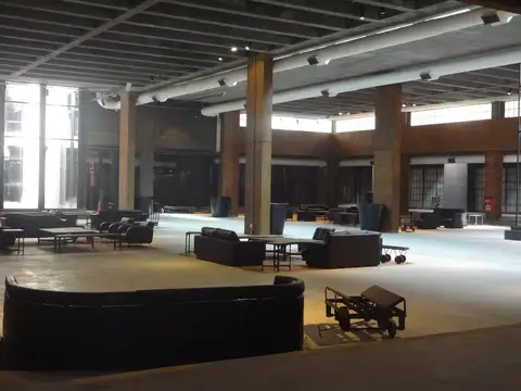 Av. Regimiento de Patricios al 1000