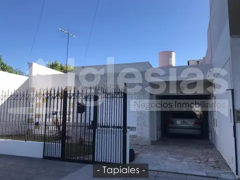 Casa en alquiler de 3 amb c/ cochera en Tapiales