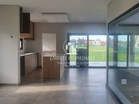 Casa en Venta en Pilar Del Este - Santa Sofia, USD 240.000