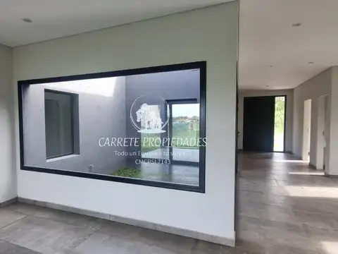 Casa en venta de 5 ambientes. Barrio Santa Sofia. Pilar del Este