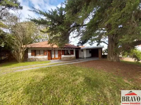 Chalet / Casa en venta de 3 dormitorios c/ cochera en Zona Sur