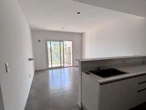 ALQUILER DE DEPARTAMENTO 2 AMB, 55m2, BALCON CON PARRILLA, CANNING CENTER